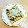 YUZVIO's cooksnap of when they made きのことシラスのチーズトースト.