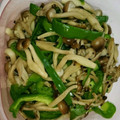 smile2525☆'s cooksnap of when they made お弁当に*しめじとピーマンの塩炒め.