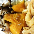 パパの手料理☆'s cooksnap of when they made しめじとうす揚げとかぼちゃの煮物.