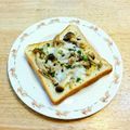 YUZVIO's cooksnap of when they made ΩしめじΩ+めんつゆでトースト.