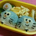 れおりゅうmama's cooksnap of when they made キャラ弁★簡単！ドラえもんおにぎり弁当.