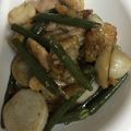 H♡S's cooksnap of when they made 簡単♪鶏モモ肉と里芋のガリバタ醤油炒め☆.