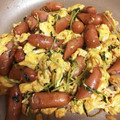 みるきぃ～2's cooksnap of when they made 時短！！豆苗とウイナーと卵のポンマヨ炒め.