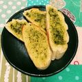 うに子's cooksnap of when they made ✿ガーリックトーストジェノバ風✿.