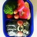 な～ちゃんー's cooksnap of when they made おにぎりで簡単♪くまモンキャラ弁.