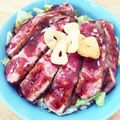 nyaatanto's cooksnap of when they made 赤ワインソースの宮崎牛モモ肉ステーキ丼.