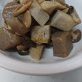 しらたままる's cooksnap of when they made 豚肉と小芋とコンニャクの煮物.