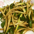MOYOSキッチン's cooksnap of when they made 秋の旬野菜 マコモタケとピーマンの炒め.