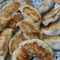 Tusentakk's cooksnap of when they made 軟骨入り餃子♪簡単キャベツ餡の包み方.