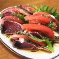 YUKIKI☆'s cooksnap of when they made トマトをはさんだ鰹のタタキの一口おつまみ.
