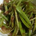 ひよこや本舗's cooksnap of when they made サツマイモのつるのきんぴら.
