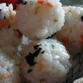ＭＯＭＯパンダ's cooksnap of when they made 鮭＆わかめ♪のおにぎり☆.