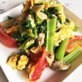 ムーミンママヨ's cooksnap of when they made 簡単♪小松菜トマトの玉子中華炒め.