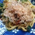 くつくつ９'s cooksnap of when they made 基本の焼きうどん★だしが効いた醤油味★.