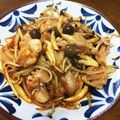 YUKIKI☆'s cooksnap of when they made 鶏肉としめじのピリ辛炒め.