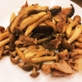 クックHEDQSC☆'s cooksnap of when they made 豚肉ときのこのしょうが炒め.