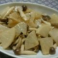 やすらー's cooksnap of when they made 大根としめじの超簡単炒め物.