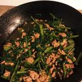 pecochan's cooksnap of when they made 大根の葉と豚ミンチの炒め物.