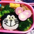 Yumegumico's cooksnap of when they made キャラ弁おかず　野菜と魚肉のお花.
