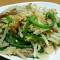 たく＆かずママ's cooksnap of when they made 簡単！味付豚こまのもやしとピーマン炒め.