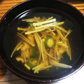 クックKTKETP☆'s cooksnap of when they made 簡単♪オクラとエリンギ えのきのお吸い物.