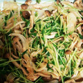 xiahmana's cooksnap of when they made 豆苗と玉ねぎのゴマ和え.