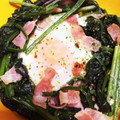目玉のオカン's cooksnap of when they made ほうれん草とベーコン炒め☆とろ～りタマゴ.