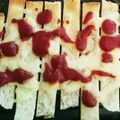 シナモシナモ's cooksnap of when they made 簡単☆パンの耳～ピザ☆.