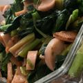 MULA's cooksnap of when they made ほうれん草魚肉ソーセージ♥シャンタン炒め.