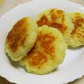 jurinca's cooksnap of when they made クリームチーズinじゃがいもイモモチ☆.