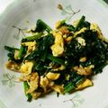 ☆まゆタン☆'s cooksnap of when they made カリカリ鳥皮とほうれん草の炒め物.