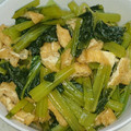 Tama家's cooksnap of when they made 小松菜と油揚げの煮物.