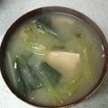 サーフブレイド's cooksnap of when they made 色のあせない小松菜のみそ汁♪.