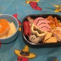 TOMOゾウ's cooksnap of when they made 仮面ライダー エグゼイド L2 キャラ弁.