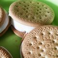 ともかずみみ's cooksnap of when they made 簡単おやつ！マシュマロサンド.