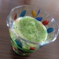ひろみつばち's cooksnap of when they made ほうれん草とキャベツとりんごのスムージー.