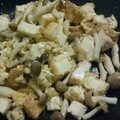 料理作造's cooksnap of when they made 厚揚げとしめじのたまごかけ！.