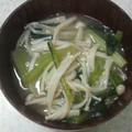 サーフブレイド's cooksnap of when they made 小松菜とえのきのお味噌汁.