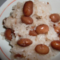 あやめとゆうま's cooksnap of when they made おせちの残りで　黒豆おこわ.