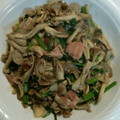 ビビとさっちん's cooksnap of when they made キノコとセロリの香り炒め.