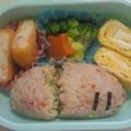 gakinko's cooksnap of when they made イモ?!なおにぎり弁当.