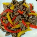 うっち～H's cooksnap of when they made 牛肉とパプリカの炒め物.