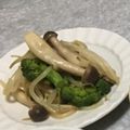 クックT1B87H☆'s cooksnap of when they made もやしとえのき茸のバター醤油炒め.