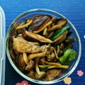 塚さんちのレシピ's cooksnap of when they made 簡単　たっぷりキノコと油揚げの旨煮.