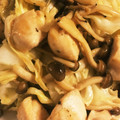 ＊にょにょん＊'s cooksnap of when they made 鶏肉と白菜とシメジの３点おかず鍋.
