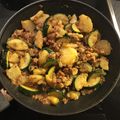RyHaku's cooksnap of when they made ジャガイモとズッキーニの肉味噌バター.