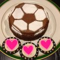 tororo16's cooksnap of when they made 簡単◎チョコケーキでサッカーボールケーキ.