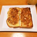 ❁Abake❁'s cooksnap of when they made 揚げ玉で☆きな粉クランブル風？トースト.