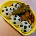 eiyoushi's cooksnap of when they made ☆キャラ弁☆サッカーボール.