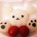 yuri827's cooksnap of when they made 白くまさんの　肉球キャラ弁おにぎり～♪.